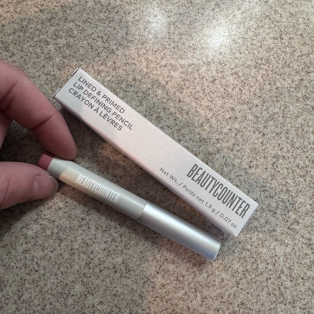 Beautycounter Lined & Primed Lip Defining Pencil - Soft Mauve Pink Pink Blossom